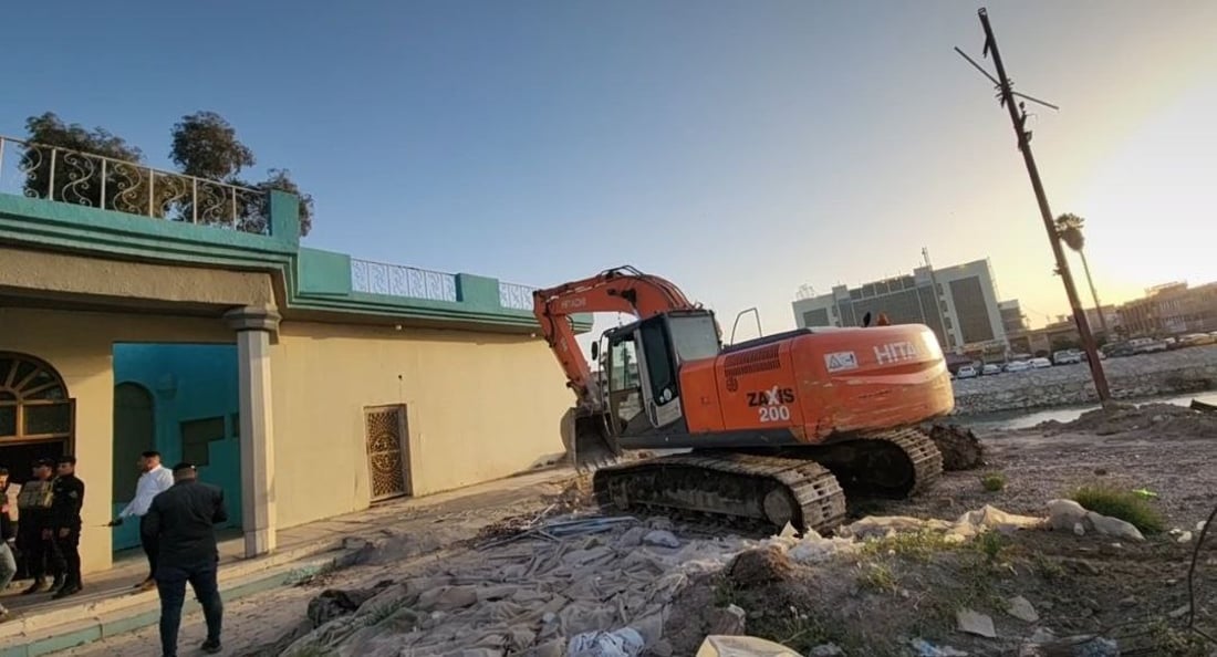 صور: محافظ بابل يعد بـ “إنجاز سريع” لمشروع ضفاف الحلة.. “الصوب الصغير” جاهز (صور)