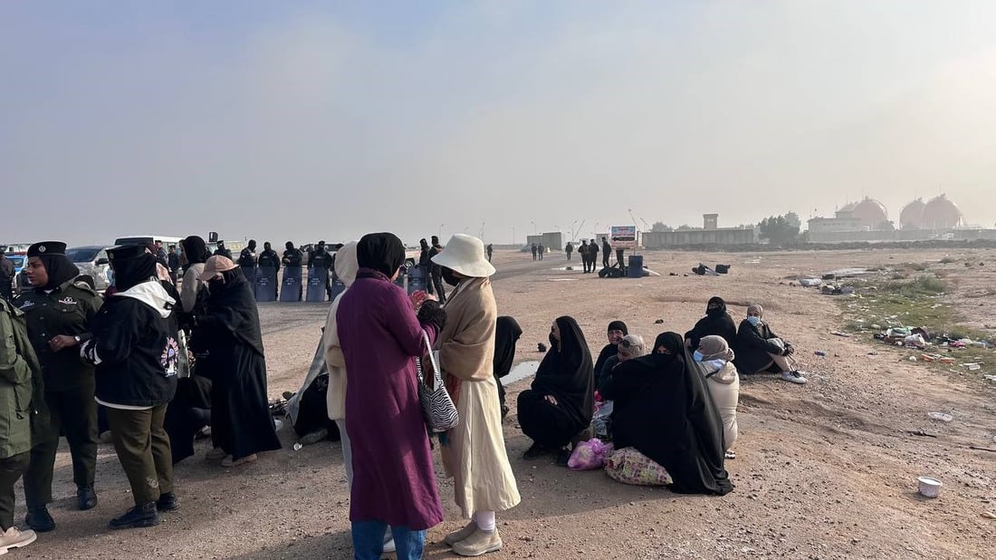 بنات هندسة النفط يذكّرون الوزير بوعد التعيين.. صور من تظاهرة غاز الجنوب بالبصرة