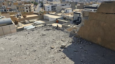 لە کانی سپیکە درۆنێک بەسەر بانی ماڵێکدا کەوت