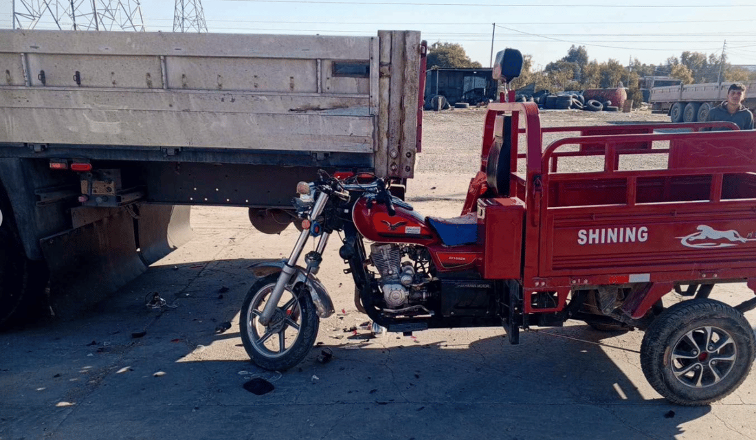 Traffic crash in Kalar industrial area kills one, injures another