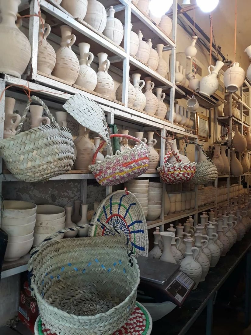 أبرد وأرخص وأنقى.. الكهرباء وحرارة الصيف يعودان بـ “الكوز” إلى منازل السماوة (صور)