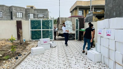 البصرة: عملاق النفط الروسي يطعم الصائمين.. 3000 سلة رمضانية لفقراء القرنة