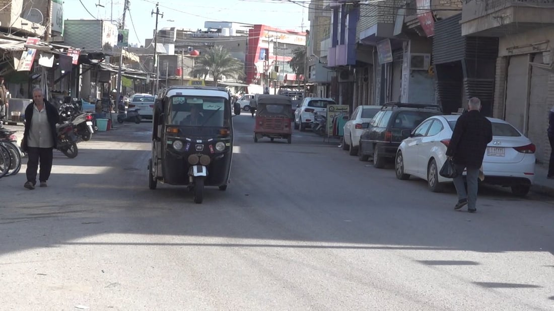 تسجيل التكاتك لم يغير شيئاً.. تملأ شوارع المسيب بإزعاجها وتراوغ السيارات (صور)