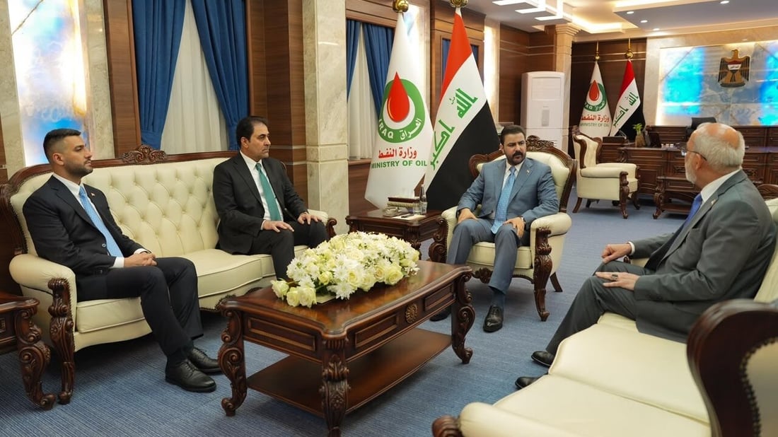 الزيدي يأخذ المندلاوي لوزارة النفط ويسلمه مفاتيح طاقة العراق