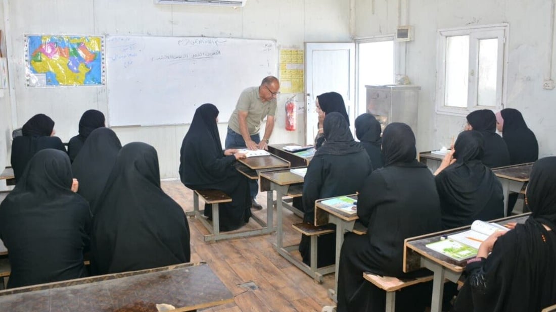 صور من امتحانات الابتدائية في سجون العراق