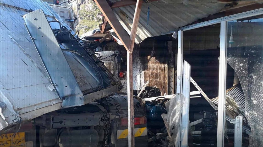 لەرێگای هامڵتۆن بارهەڵگرێک خۆى بەناو ژمارەیەک دووکاندا کرد