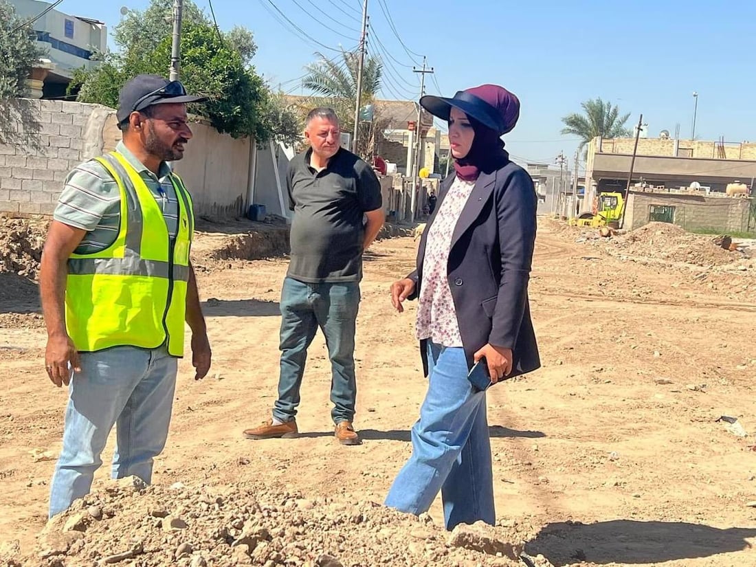 صور: أول امرأة في واسط تتولى منصباً بلدياً.. كرسي “تاج الدين” للمهندسة هديل
