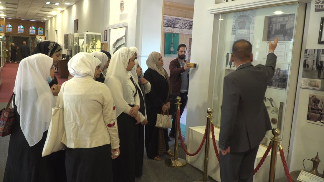 على أرض المتصرفية.. متحف الحلة يروي للطالبات تاريخ البصير وطه باقر (صور)