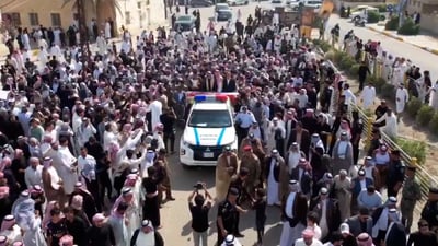 فيديو: السماوة تخرج عن بكرة أبيها.. تشييع مهيب للسياسي المخضرم سامي عزارة
