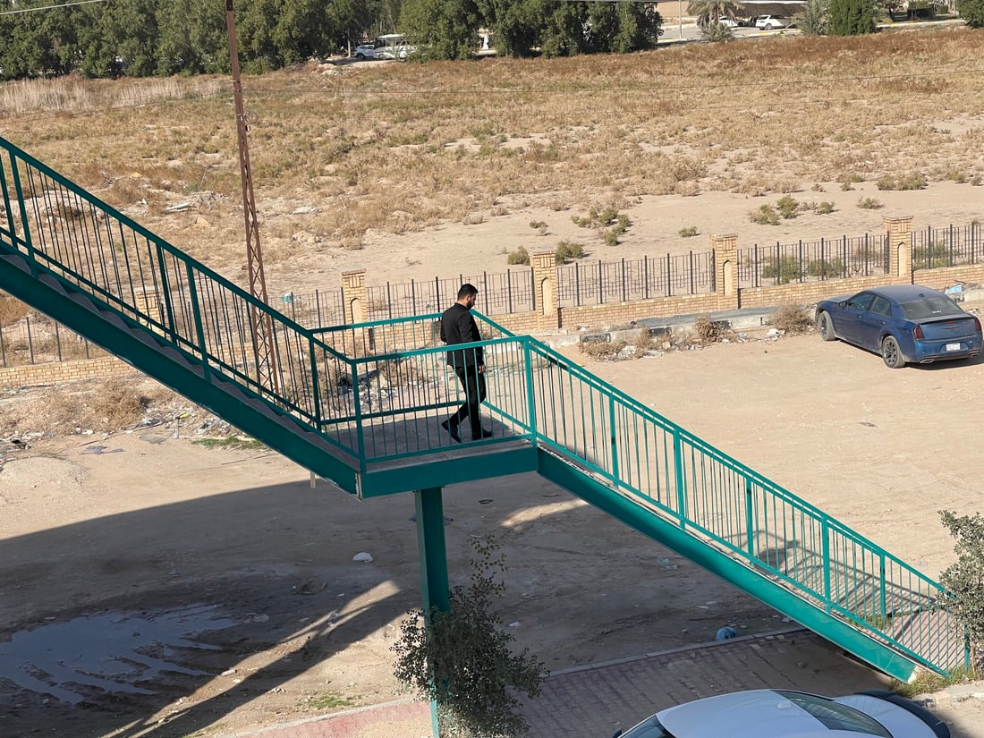 كهربائي لكنه لا يتحرك.. جسر النجف الفريد والحيوي ينتظر جواباً من إيطاليا (صور)