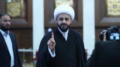 Asa’ib Ahl Al-Haq leader Qais Al-Khazali casts vote in provincial council elections