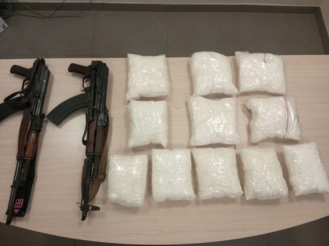 دوو کەس بە 11 کیلۆ و نیو کریستاڵەوە دەستگیر کران