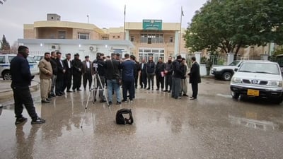 بۆ قەرەبوکردنەوە ژمارەیەک جوتیار لە بەردەم ئیدارەی گەرمیان گردبونەتەوە