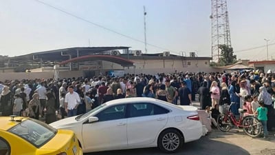 طوابير على البطاقة التموينية في الموصل.. مراجعو الأيمن صباحاً والأيسر مساءً