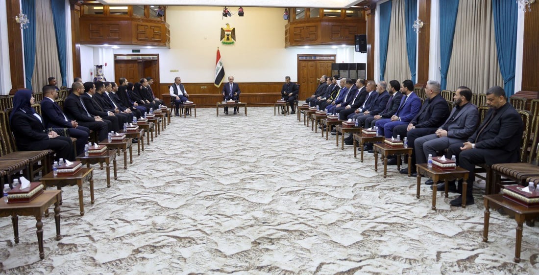 حشد من النواب في مكتب المالكي بينهم عامر عبد الجبار وحسين مؤنس