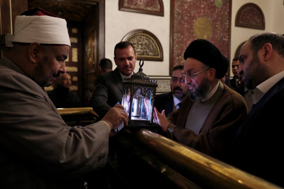 صور من زيارة عمار الحكيم لمسجدي الإمام الحسين والسيدة زينب في القاهرة