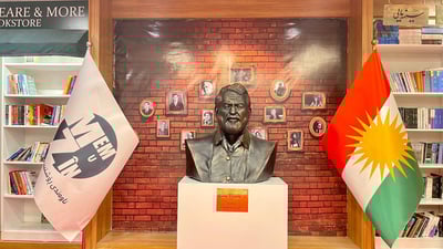 Statue of Kurdish poet Abdulla Pashew unveiled in Erbil