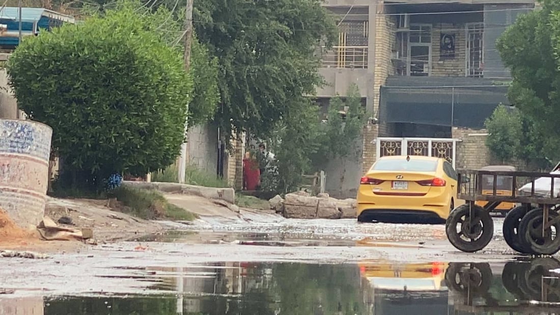 بغداد: البلدية تحسم الجدل حول طفح المجاري في حي المعلمين (صور)