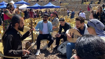 کاکەییەکانى گوندى هاوار بەخشندەن