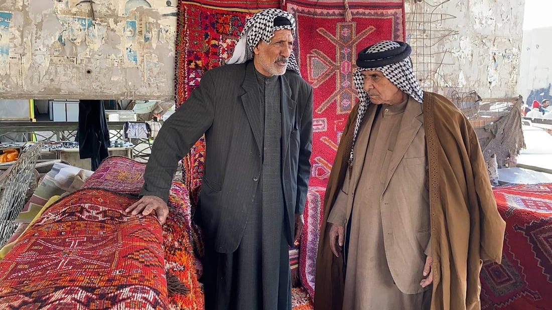 الناصرية: حاج رسول يذود عن السجاد العراقي وحيداً.. والأثرياء يعشقون الحجيمي (صور)