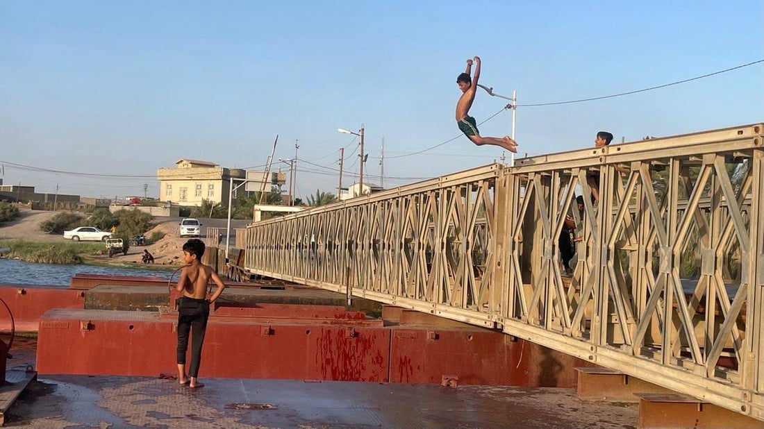 صور من البصرة: لا مفر من الشرجي إلا الفرات.. لكن السباحة لا تخلو من حوادث الغرق