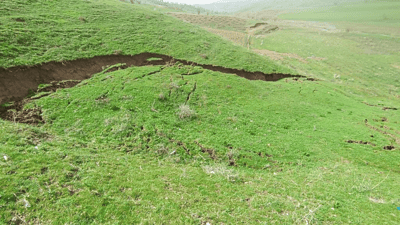 زەوی گوندێکی پێنجوێن رۆچووە