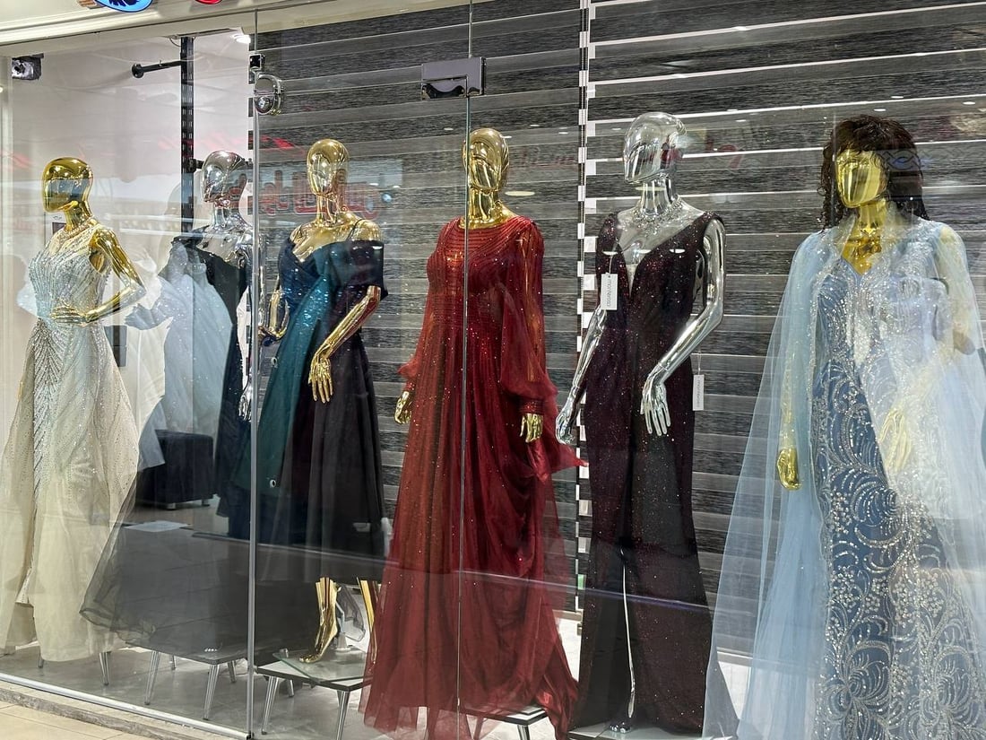 خريف الموصل مختلف.. الأعراس بدأت والسيدات يفضلن الفساتين التركية (صور)