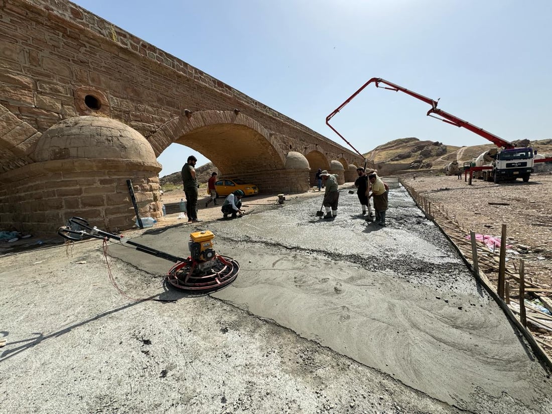 صور: الخبراء الأتراك باشروا بإعادة الحياة إلى أقدم جسر عثماني في كركوك