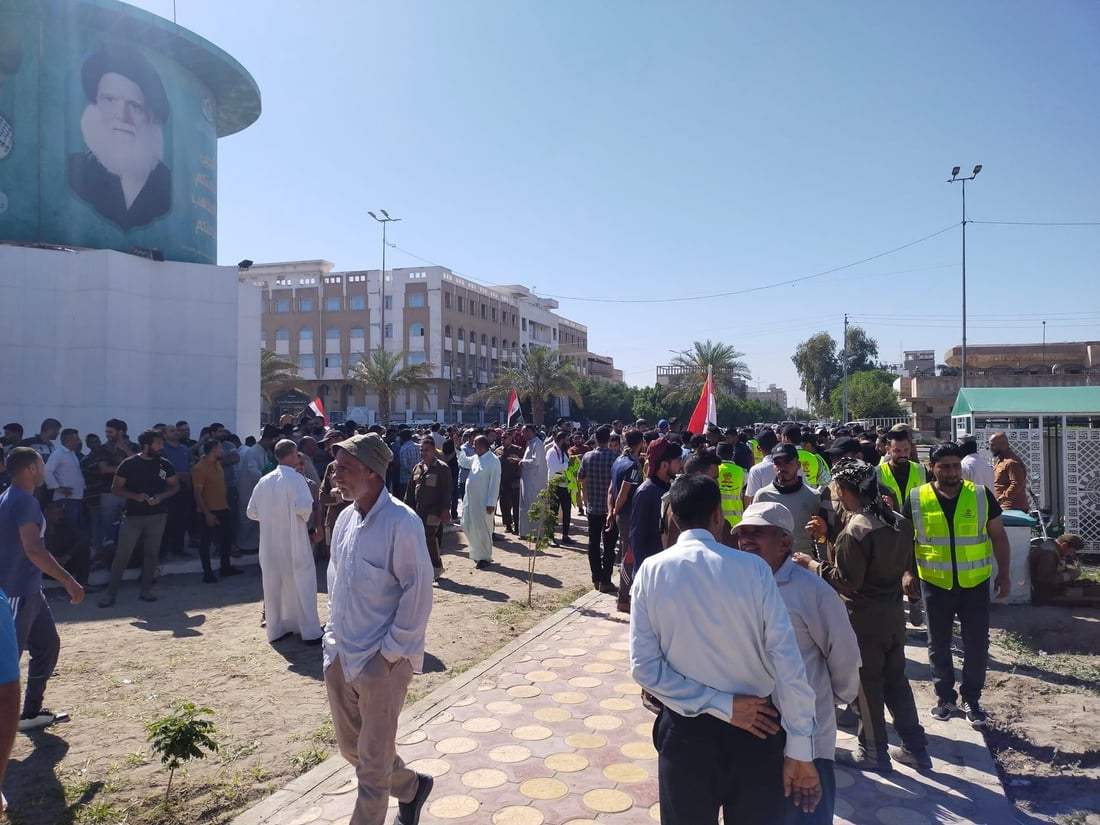 تظاهرات سلم الرواتب.. عمال النجف يلوحون بإعلان الإضراب