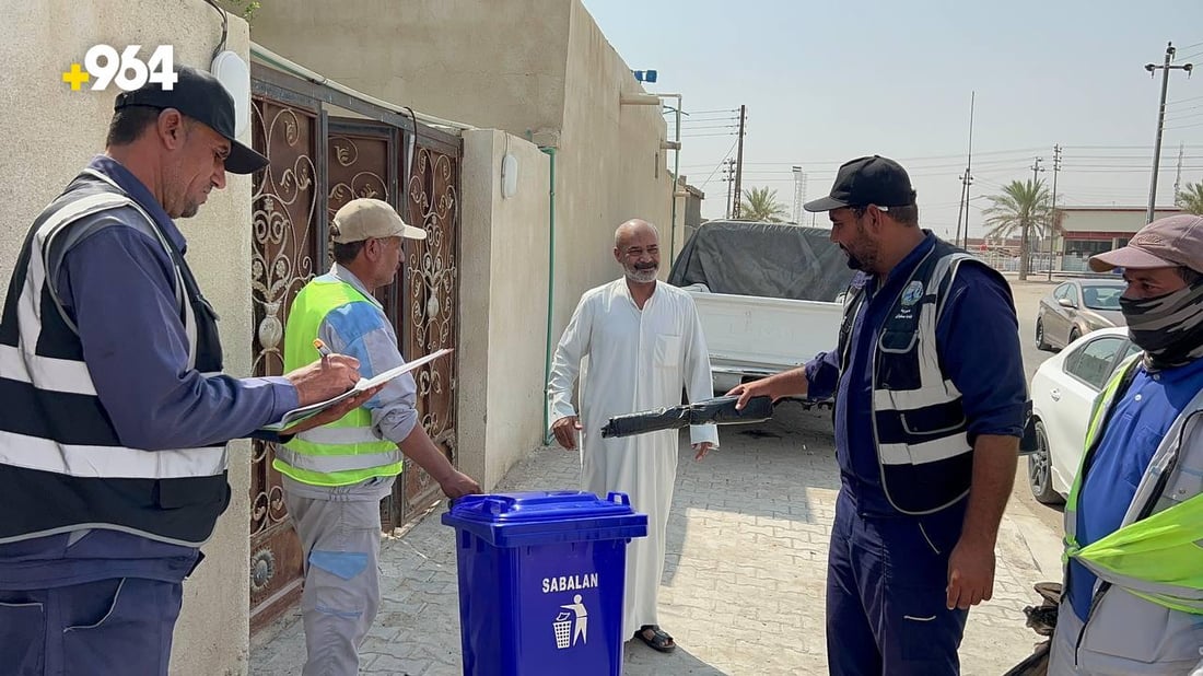 ماذا نفعل أكثر حتى لا ترموا النفايات؟.. سفوان توزع حاوية وأكياساً لكل عائلة (صور)