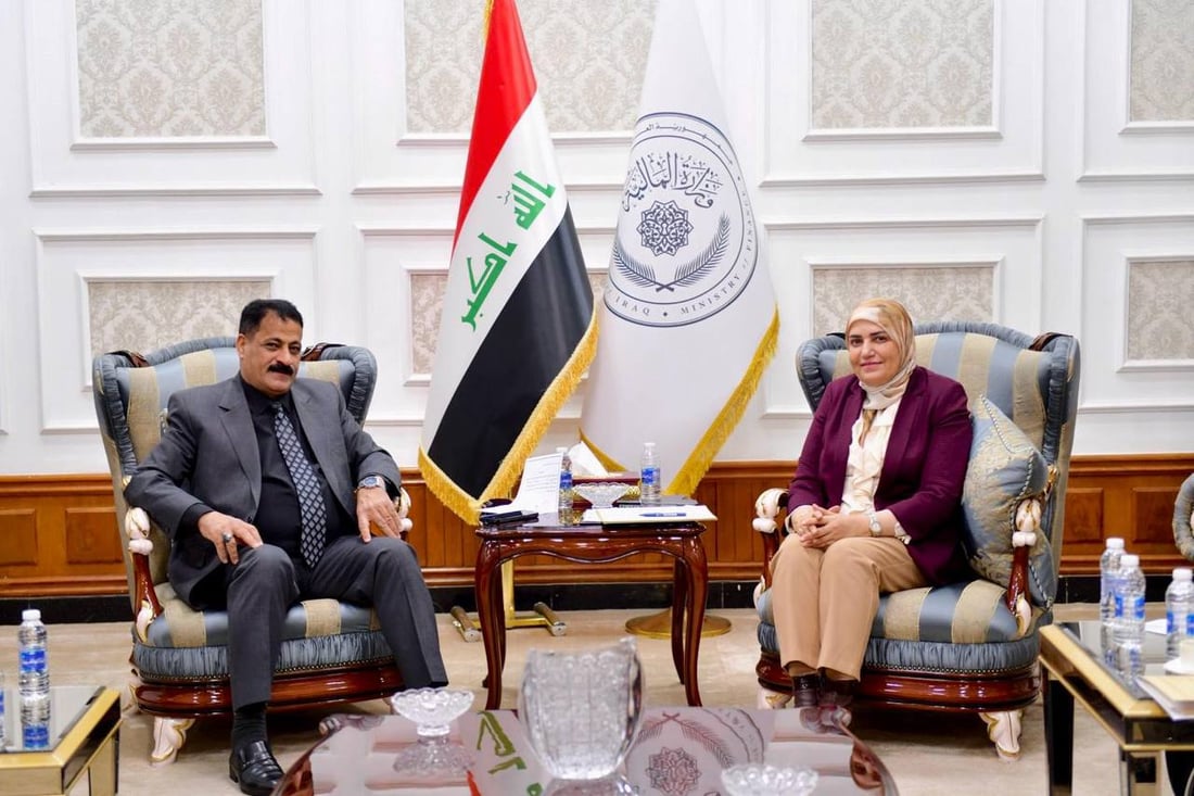 ازدحام في مكتب وزيرة المالية.. 19 نائباً يناقشون الموازنة مع طيف سامي