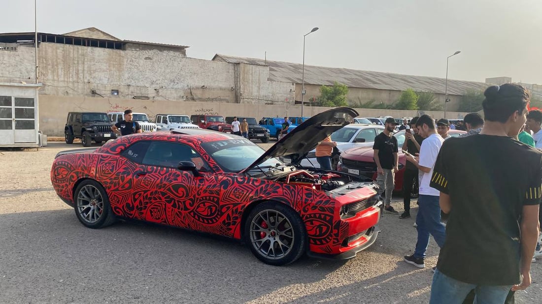 صور: يزعم أنها أقدم رولز رايس في العراق.. تجمع حاشد للسيارات الرياضية في البصرة