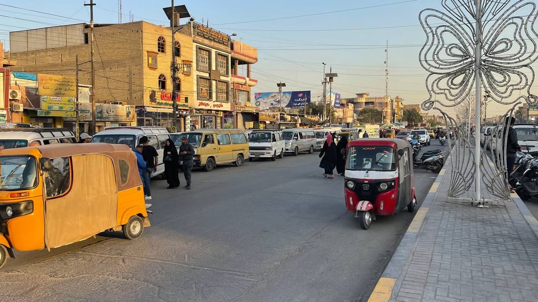 صور: مجهولون يجمعون الأموال في كراج عشوائي على طريق سوق مريدي وبلدية الصدر تتوعد