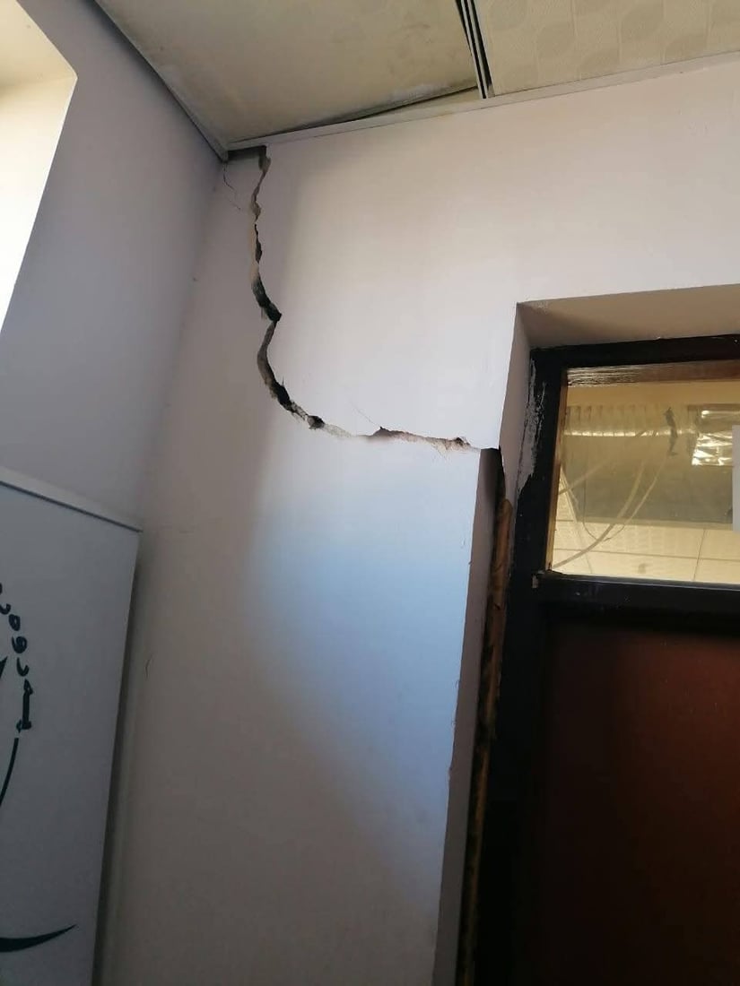 قوتابخانەی خاک لە چەمچەماڵ درزی وای تێدایە هیچی نەماوە بڕوخێ