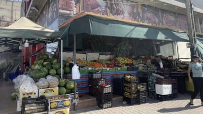 صور: بلدية عينكاوة تمشط الأرصفة والشوارع.. حملة رفع التجاوزات بدأت