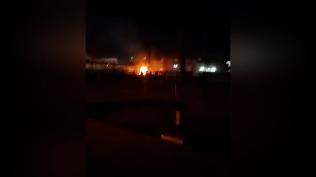 فيديو: إخماد حريق في متنزه حي الحسين بالنجف دون خسائر