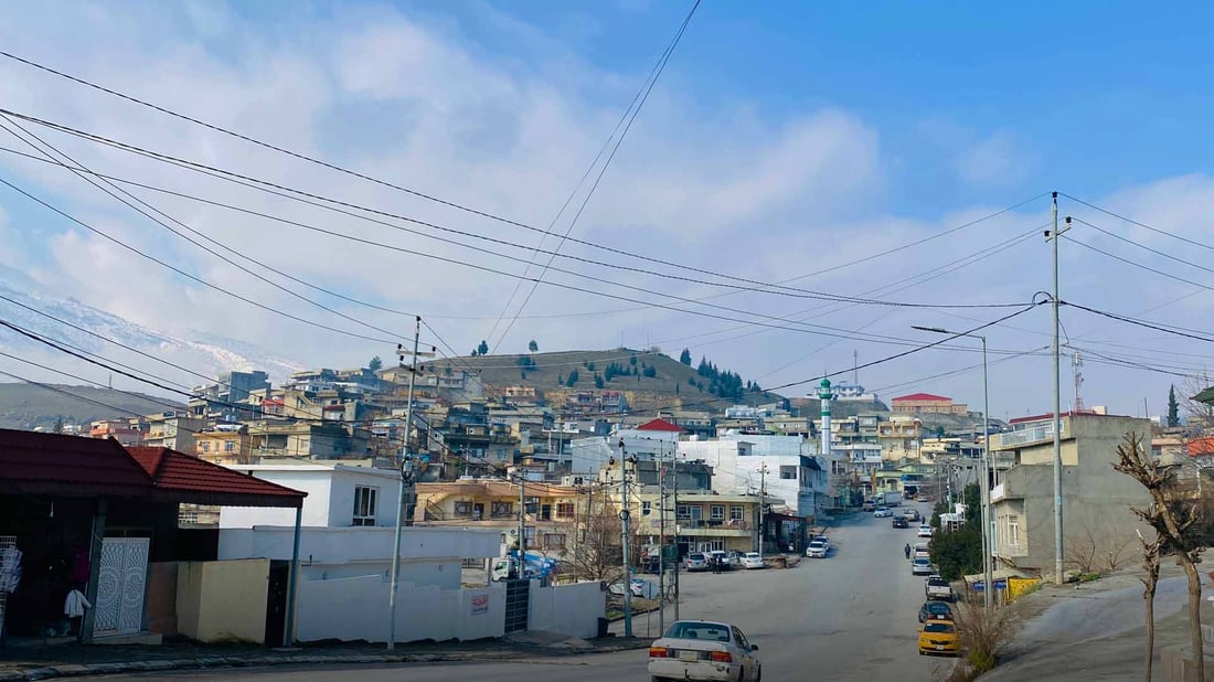 رەواندز بە دەست خراپیی ئینتەرنێتەوە دەناڵێنێ