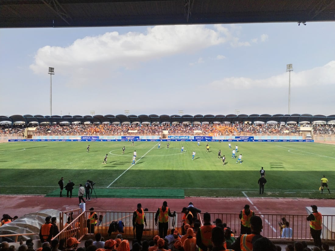 صور: الحلبوسي وكاساس وآلاف الجماهير خلال مباراة انتهت بالتعادل بين الكرمة والزوراء