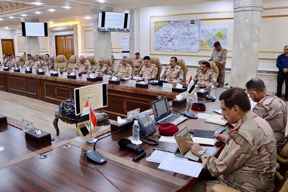 صور: كبار ضباط الجيش في اجتماع موسع لمراجعة الخطط ومسك عمق الحدود