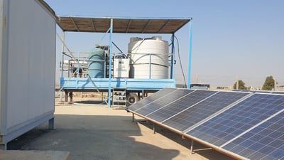 المثنى.. إنشاء محطة مياه تعمل بالطاقة الشمسية في قرية الحصيّة
