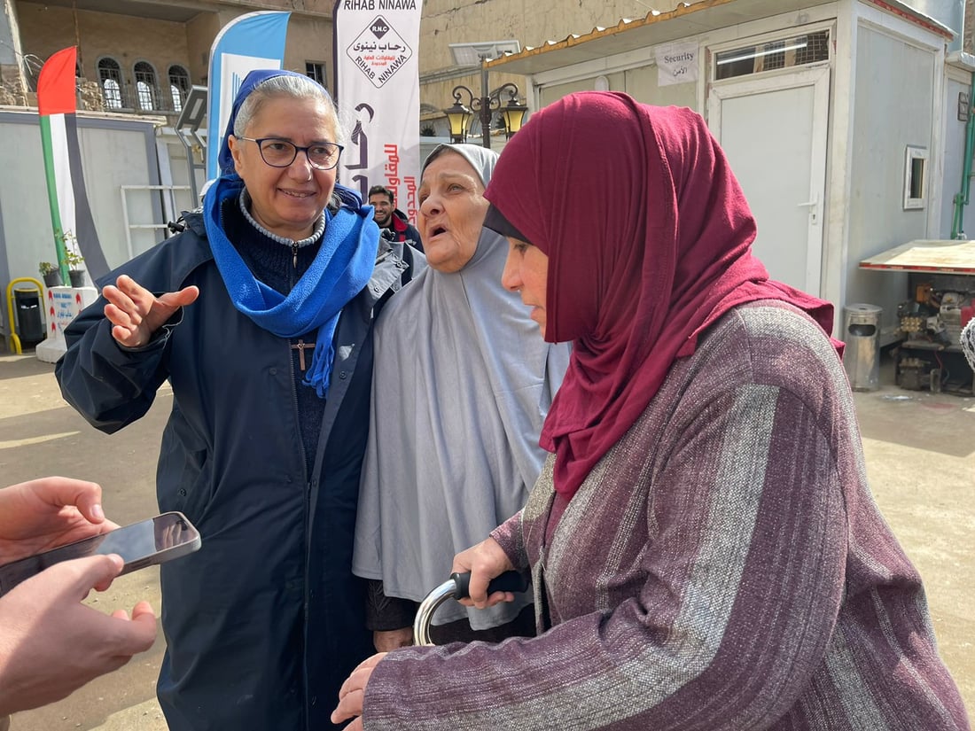 عدسة 964 توثق لحظات مؤثرة.. راهبات ومسلمات يجتمعن بعد طول فراق في الموصل