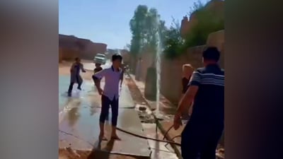 شاهد فرحة أهالي “تل عبطة” بوصول مياه الشرب بعد 65 عاماً من الانتظار