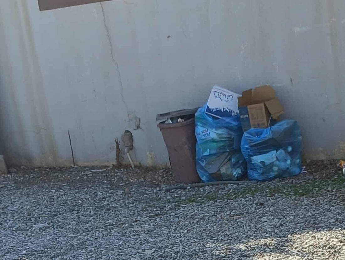 ھەفتەیەکە زبڵ و خاشاکی گەڕەکێکی دەربەندیخان کۆنەکراوەتەوە