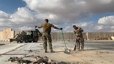 المقاومة العراقية تعلن إيقاف قصف المطار: الأميركان غادروا باتجاه الأردن براً وجواً