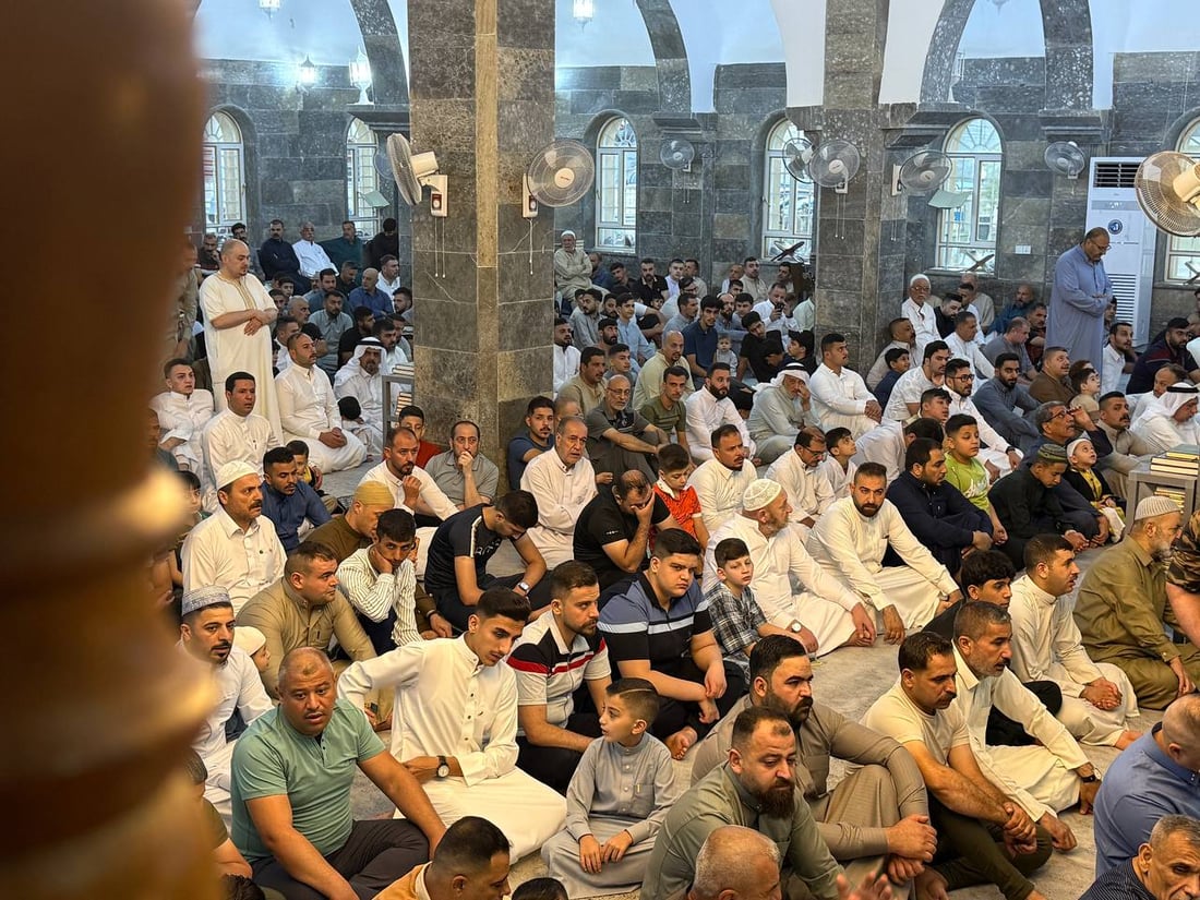 صور.. مئات المصلين يؤدون صلاة عيد الأضحى في جامع النبي جرجيس وسط الموصل