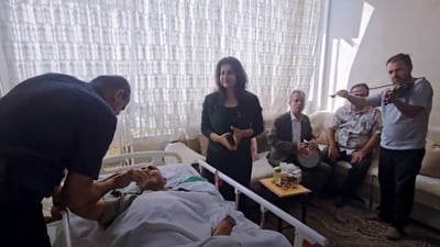 په‌روه‌رده‌ى كۆیه‌ به شێوازێكی جیاواز سه‌ردانى مامۆستایه‌كى نه‌خۆشیان كرد