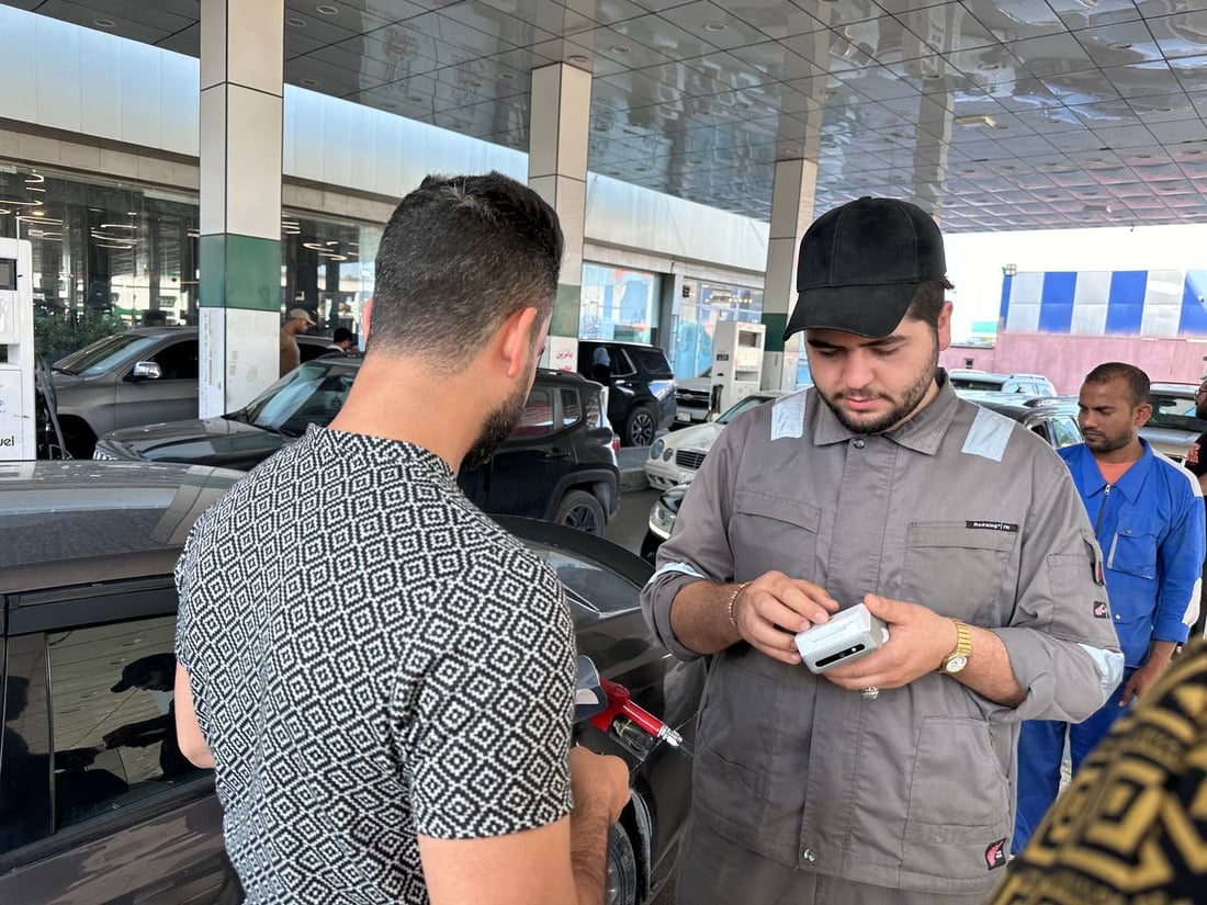 صور: بانزينخانات البصرة ترتبك مع “الدفع الإلكتروني” والبعض لم يحصلوا على بطاقات