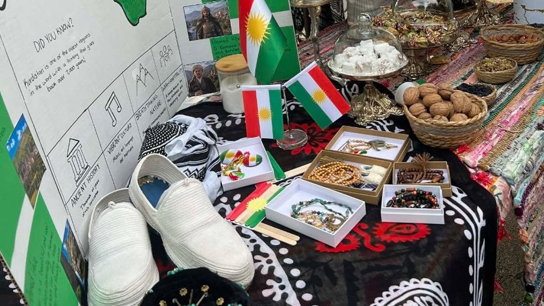 ئاڵا و دۆڵمە و جلوبەرگی کوردی لە تەکساس نمایش کران