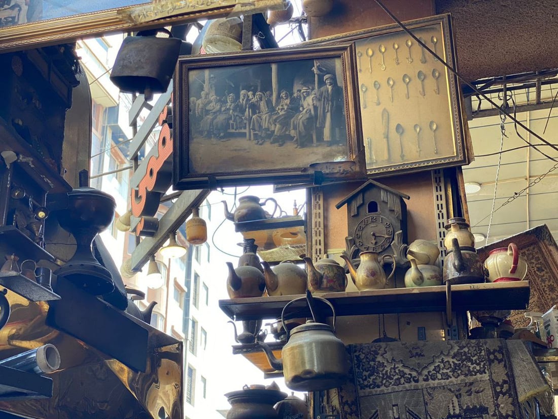 صور من “چاي خانة”.. رائحة الحطب وأسرار كربلاء في جلسة بلا إنترنت