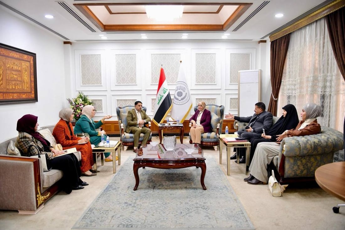 ازدحام في مكتب وزيرة المالية.. 19 نائباً يناقشون الموازنة مع طيف سامي